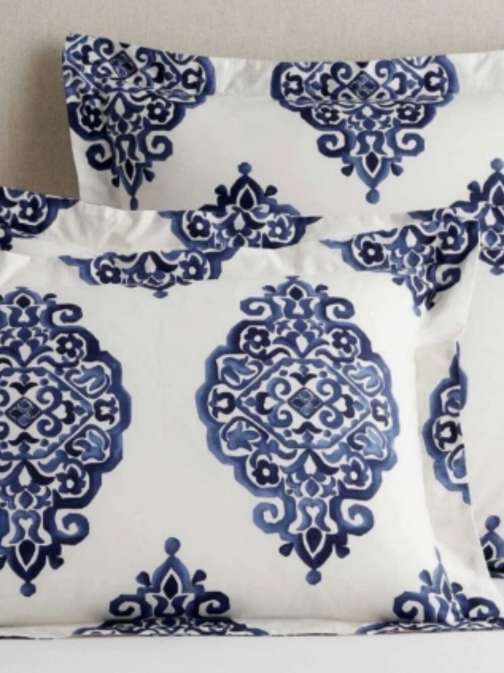 Pottery Barn Asher Medallion Pillow Shams Blue Set of 2 Standard NWT